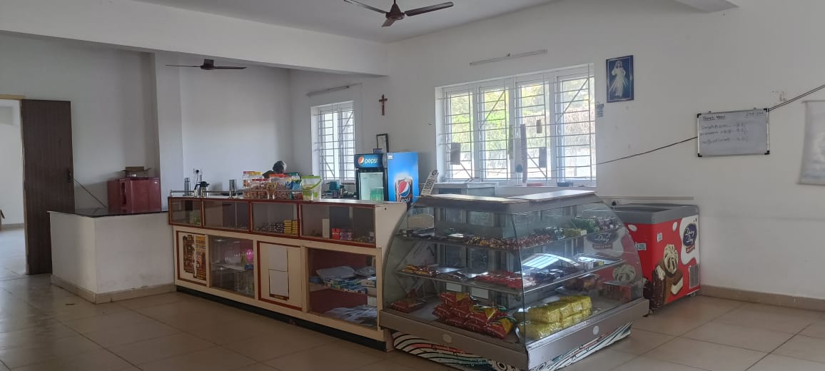 Cafeteria — image 1